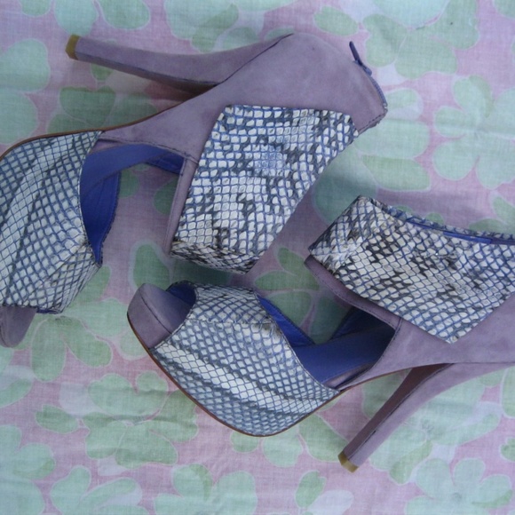 Kelsi Dagger Lavender Suede Snakeskin PeepToe Heel - Picture 2 of 8